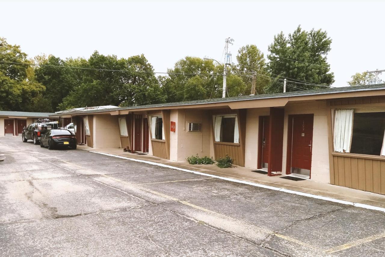 Blue Way Inn & Suites Winfield Eksteriør bilde